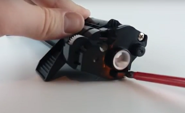 Вставьте кассету в фотобарабан