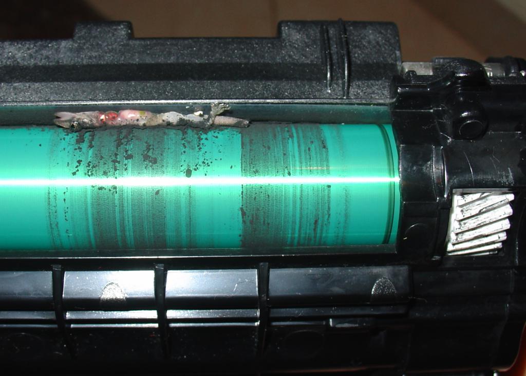 плохой картридж или тонер