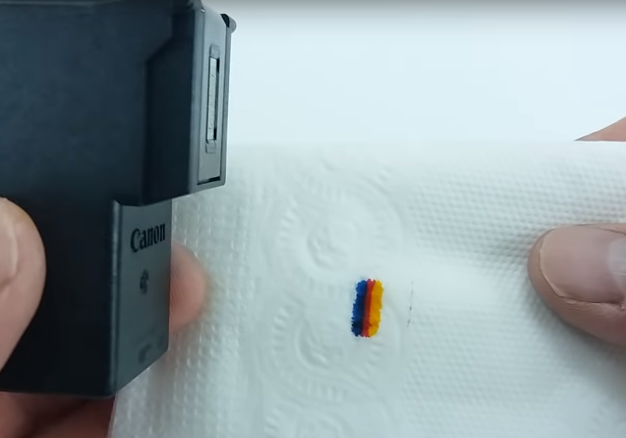 цветной отпечаток картриджа на сапетке