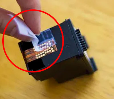 снимите пленку с картриджа